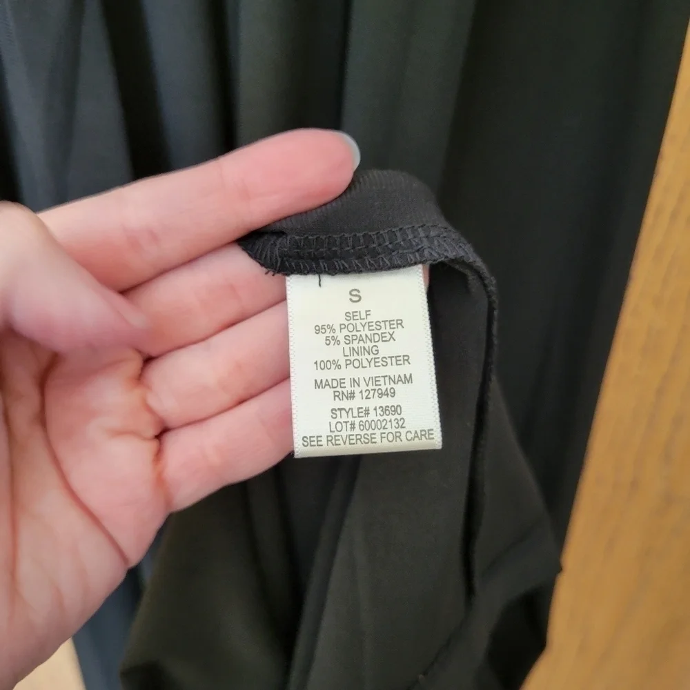 Emma & Michelle black & white V plunge neckline sleeveless jumpsuit S - Picture 5 of 8